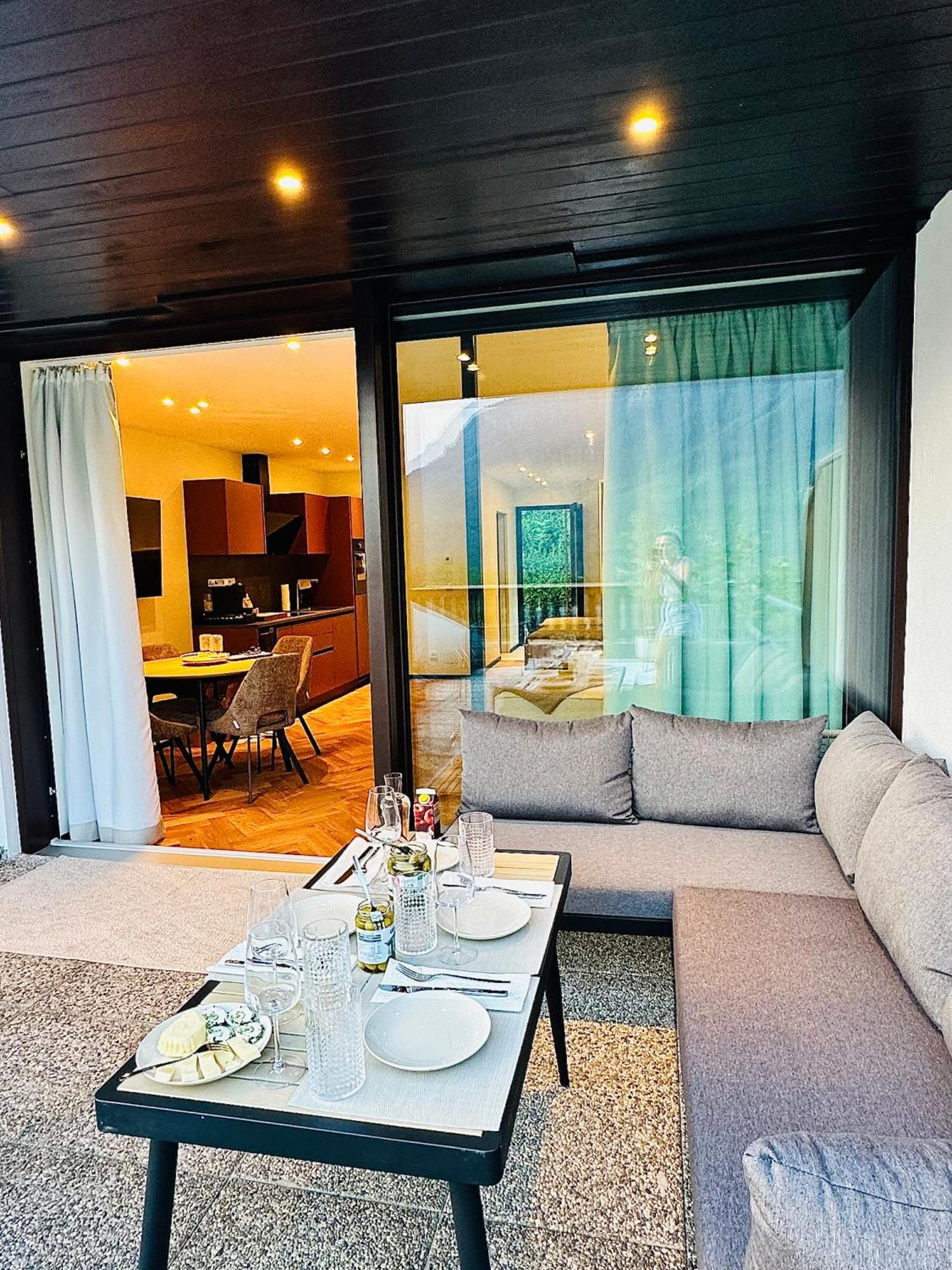 Das Alpenzeit Appartement Mit Just Private Terrasse (Adults Only) Bad Aussee Kültér fotó